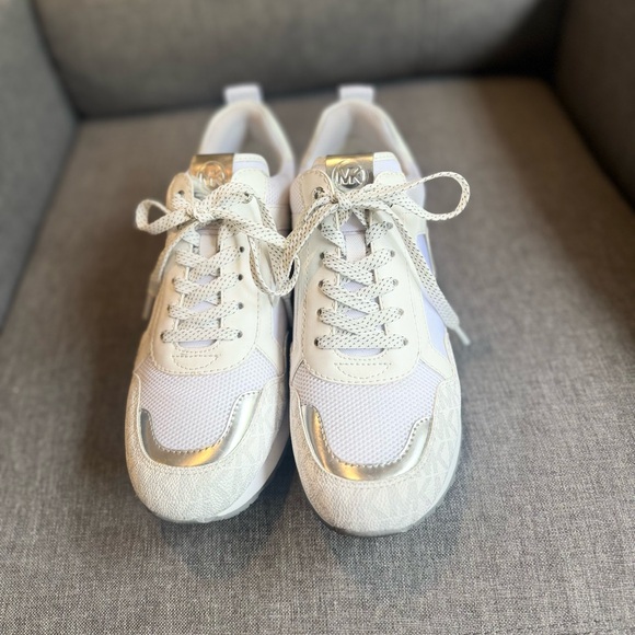 MICHAEL KORS SNEAKERS - Picture 2 of 8